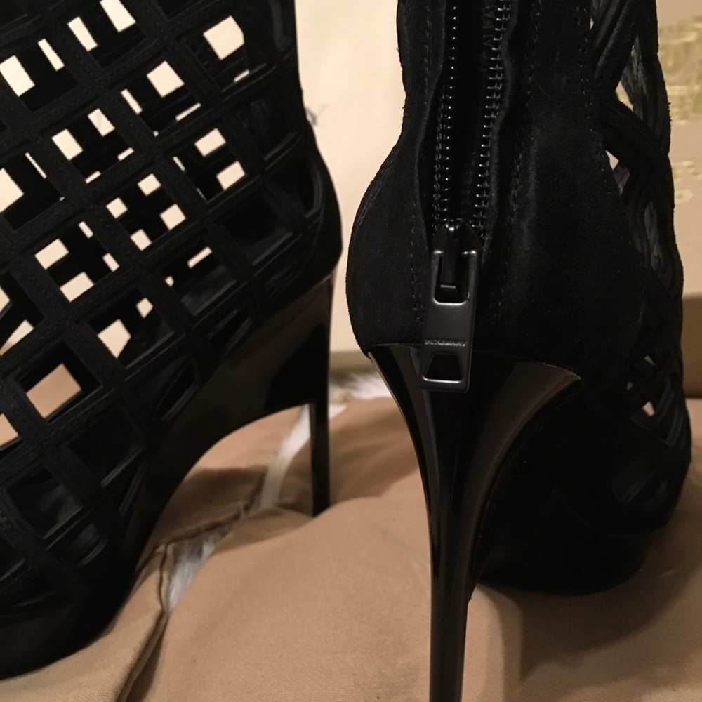 Burberry peep toe ankle bootie size 37.5 - Picture 5 of 8